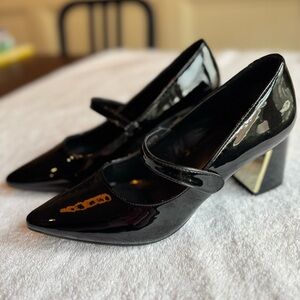 JONES NEW YORK Black Patent Leather Mary Jane’s, Chrome Detailing, Size 6.